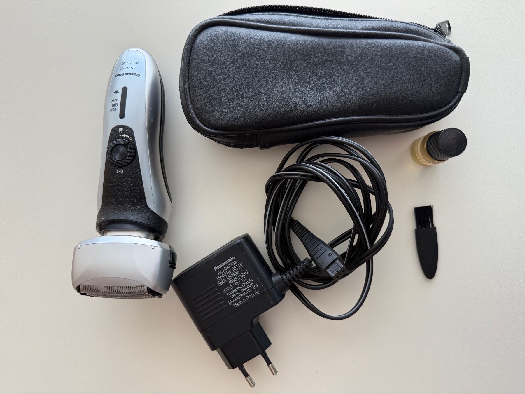 Panasonic Rasoi & Lamette da barba: Rasoir Panasonic ES-RF31 wet/dry – Usato da St-Gingolph venduto da GoldenKeys 4