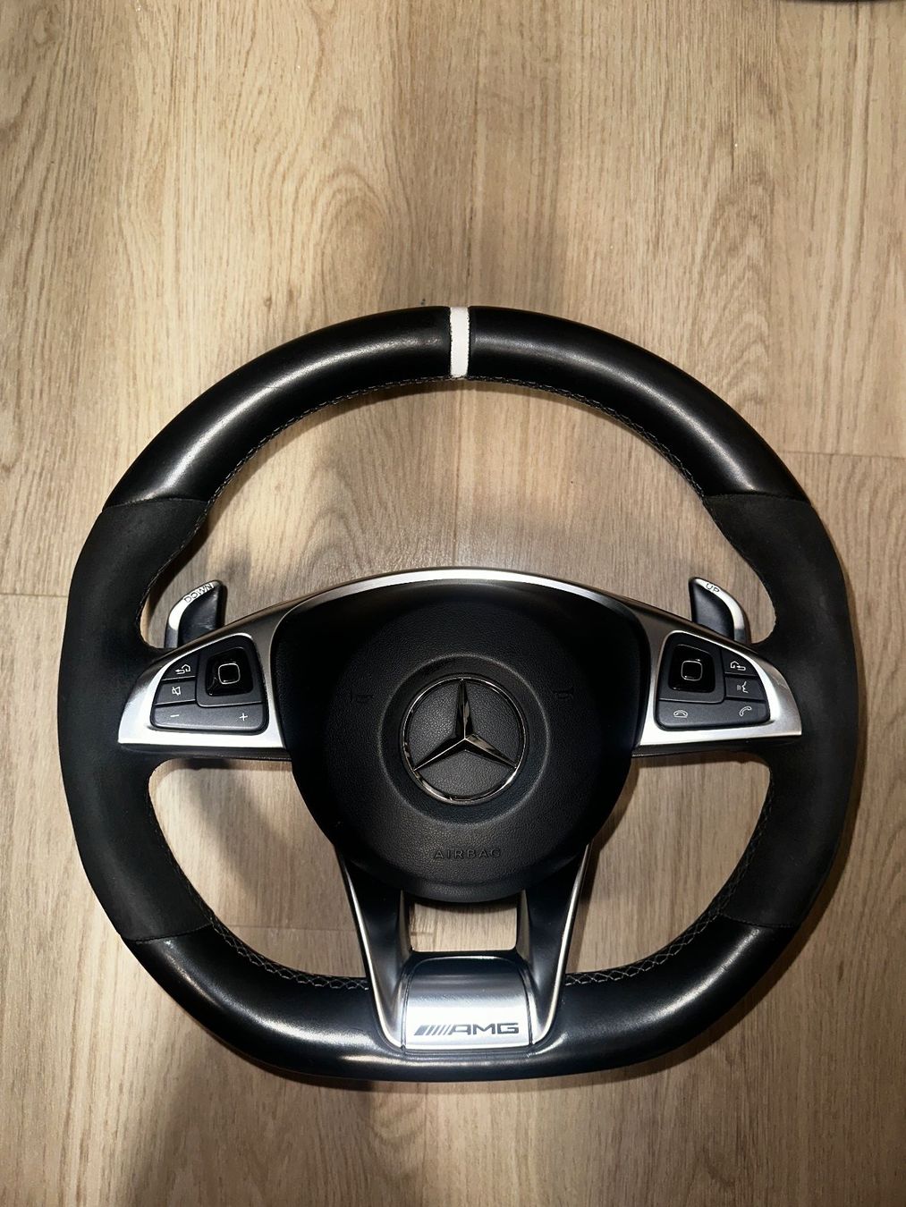 Mercedes-Benz Alle Autoersatzteile: Mercedes Benz C63 AMG Lenkrad – Gebraucht aus Bern von J_yo