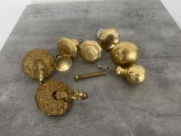 Vintage Möbelknöpfe & Haken Set – Messing / Goldfarben