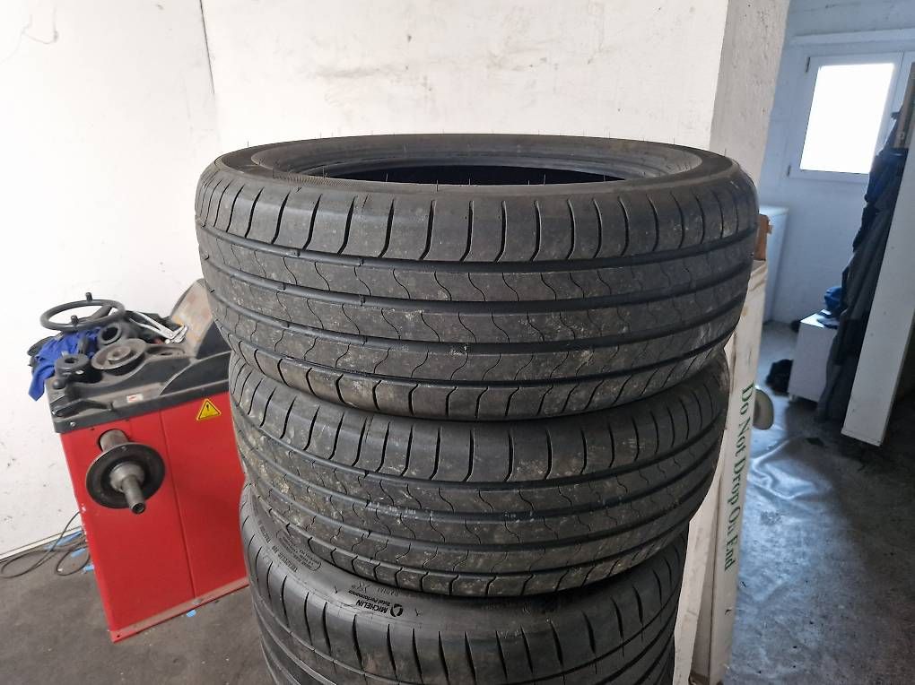 Bridgestone Tutti pezzi di ricambio auto: Bridgestone Turanza 6 225/55/18 NEU – Usato da Goldach venduto da A.Baci.MSc