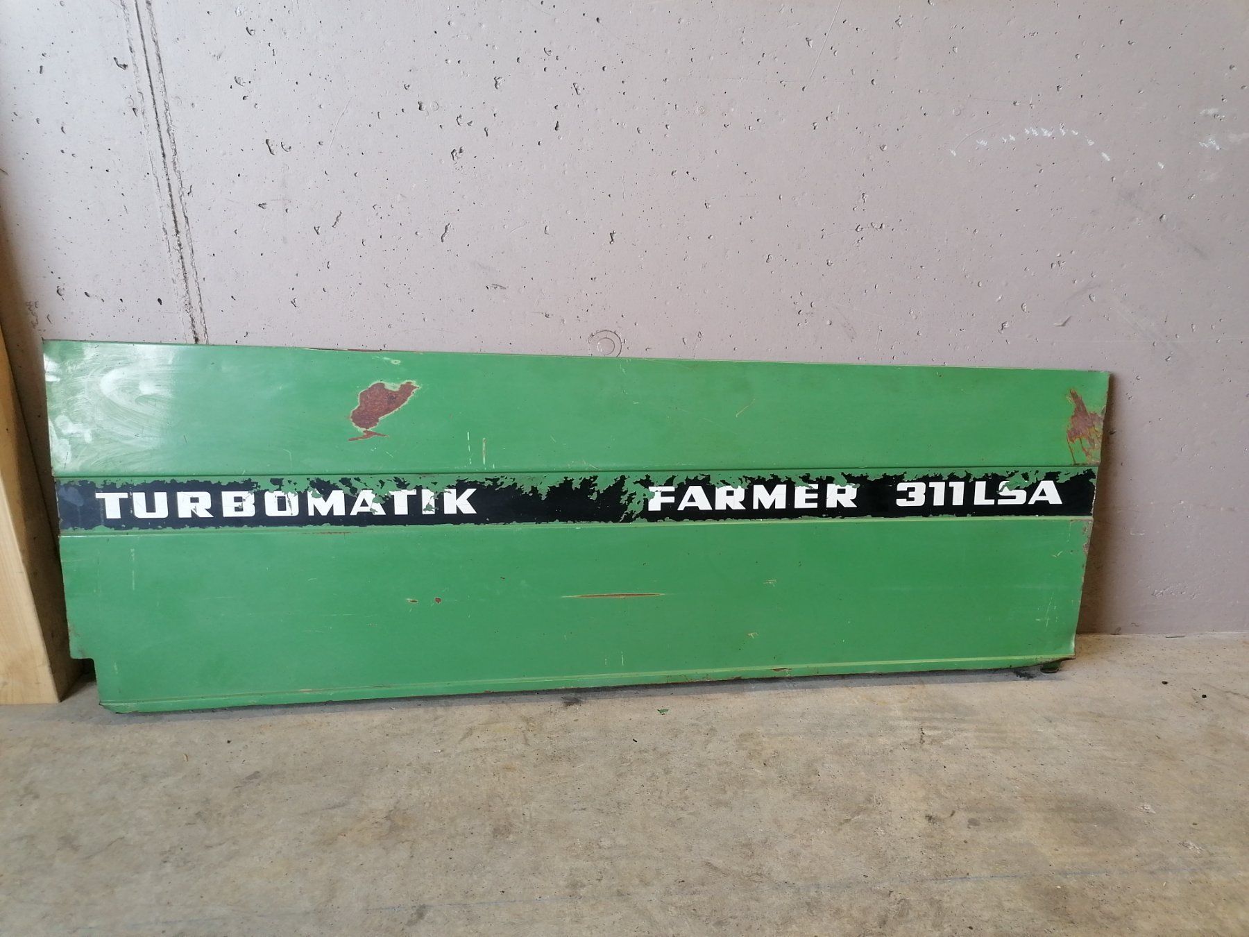Fendt Traktoren: Seitenblech Fendt Farmer 311 LSA – Gebraucht aus Nottwil von TB28
