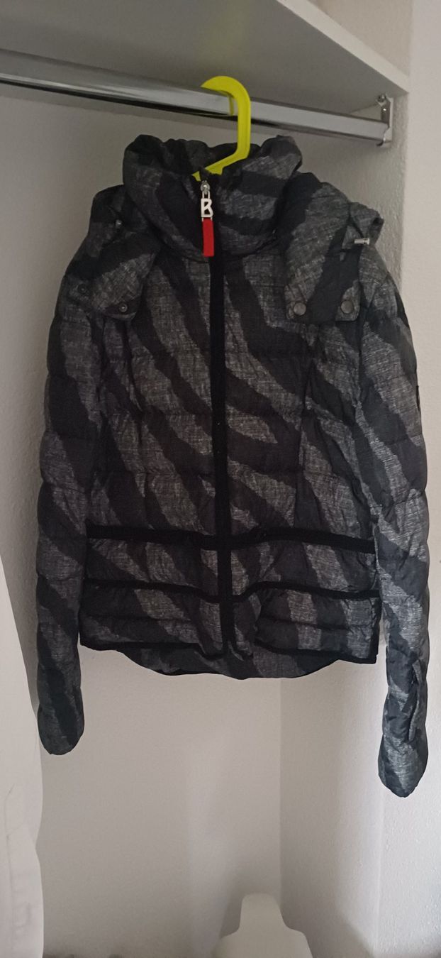 Bogner Jacken: Bogner Daunenjacke grau schwarz gemustert – Gebraucht aus Grüt (Gossau ZH) von gabygo4