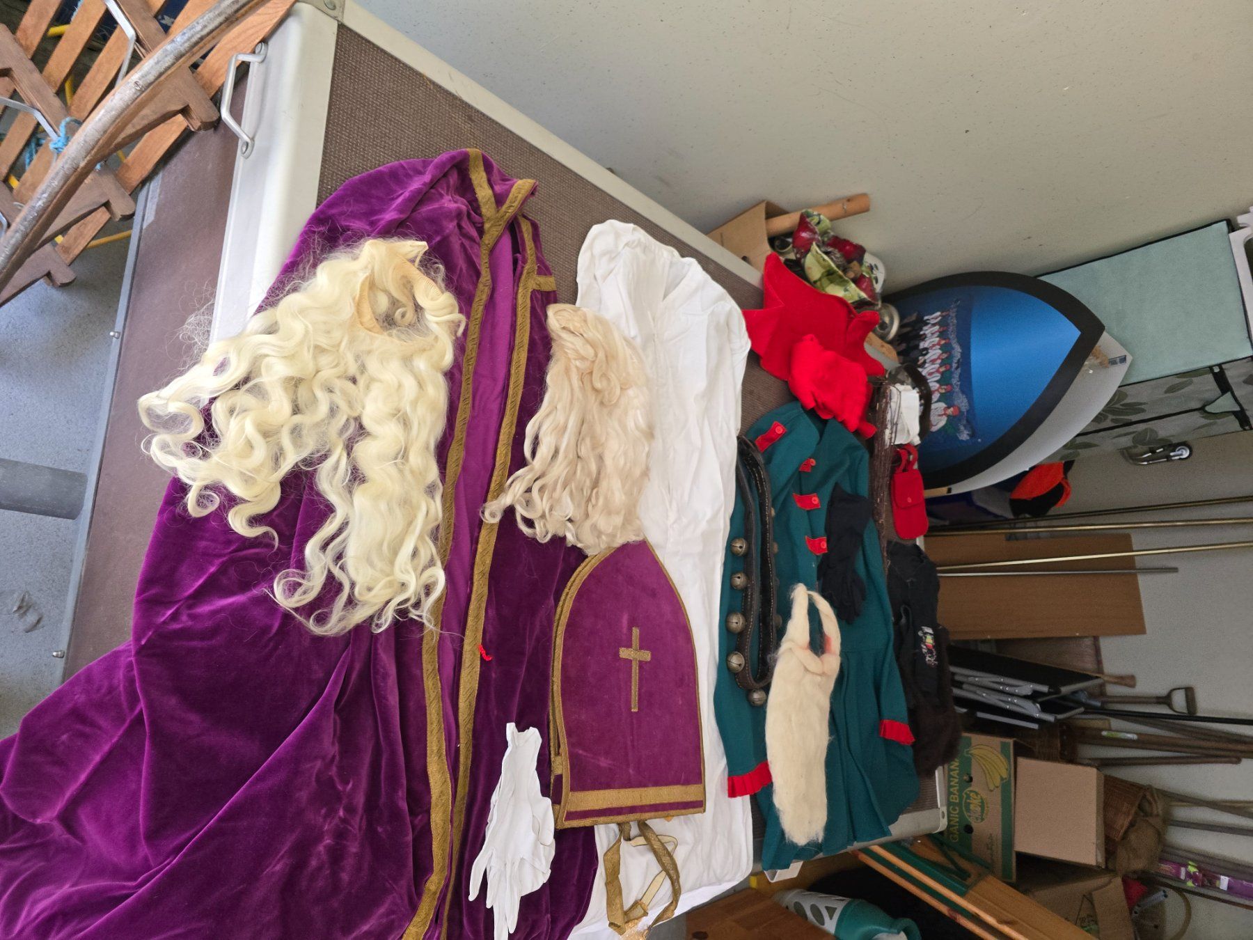Costumes: SAMICHLAUS mit Zwergli Kostum – D'occasion à Emmenbrücke par bagger58