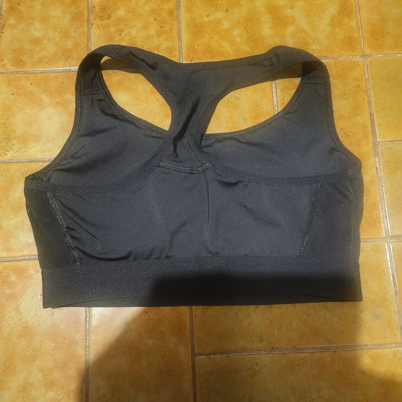 Sonstige Unterwäsche: Soutien gorge de sport – Gebraucht aus Sion von Oonathoo 1