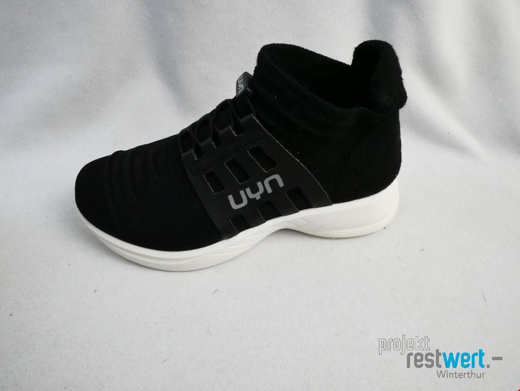 UYN Scarpe da donna: UYN X-CROSS TUNE, OPTICAL BLACK/BLACK, GR. 35 – Nuovo (secondo la descrizione) da Winterthur venduto da Restwert_Winterthur 2