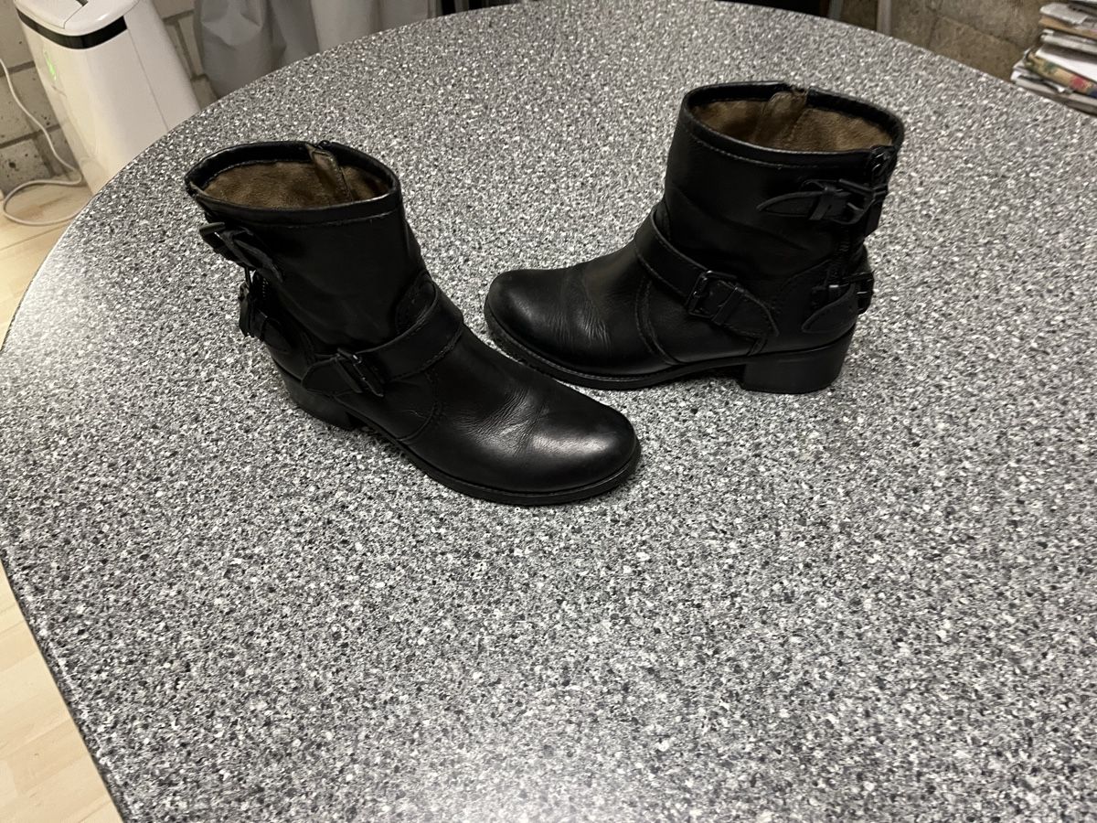 Globus Chaussures femmes: Stiefelette Globus Leder – D'occasion à Nänikon par Leto2005 1