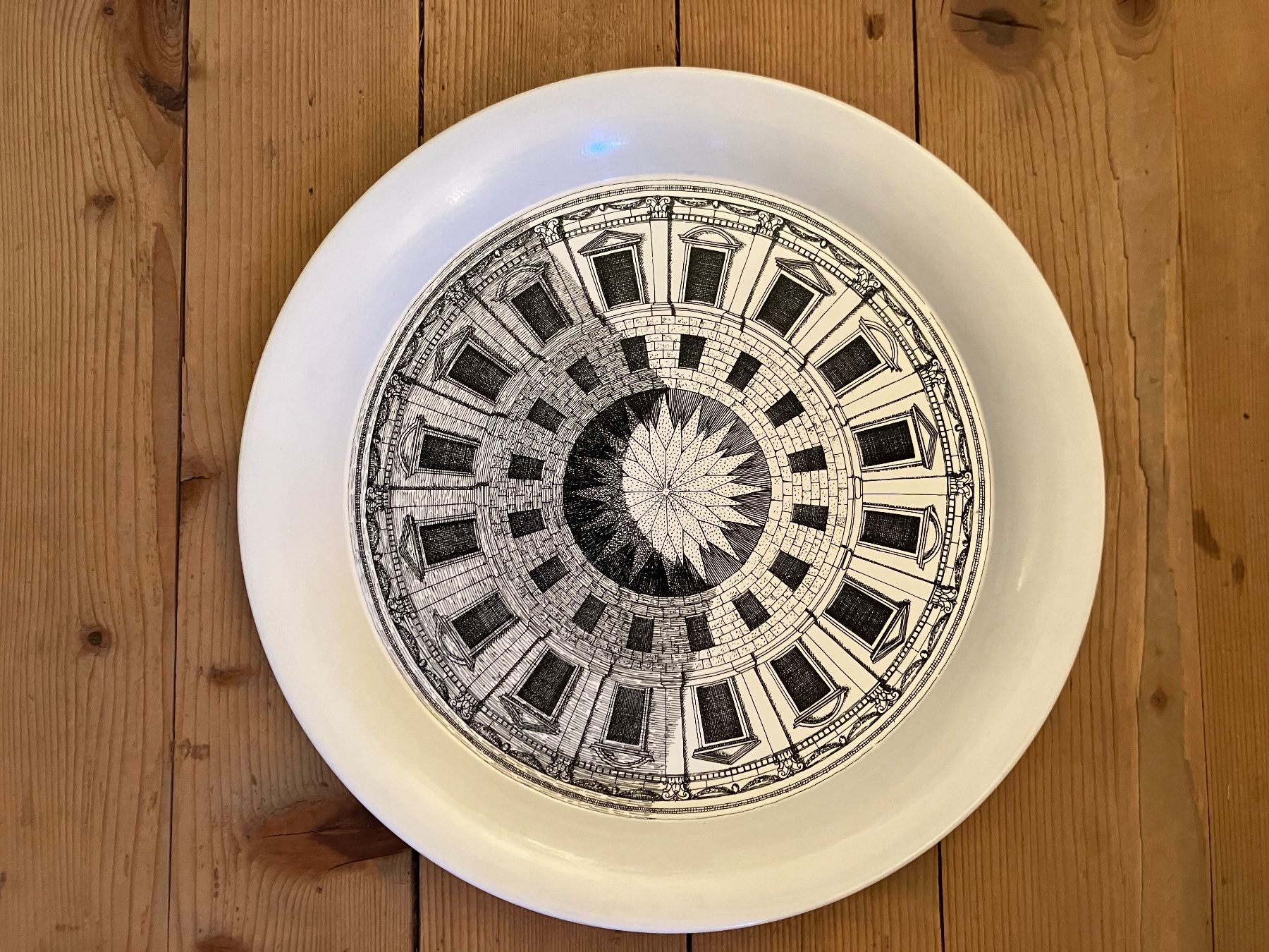 Fornasetti Piatti di portata: Fornasetti Tablett "Cortile", Vintage – Usato da Zürich venduto da Byron 1