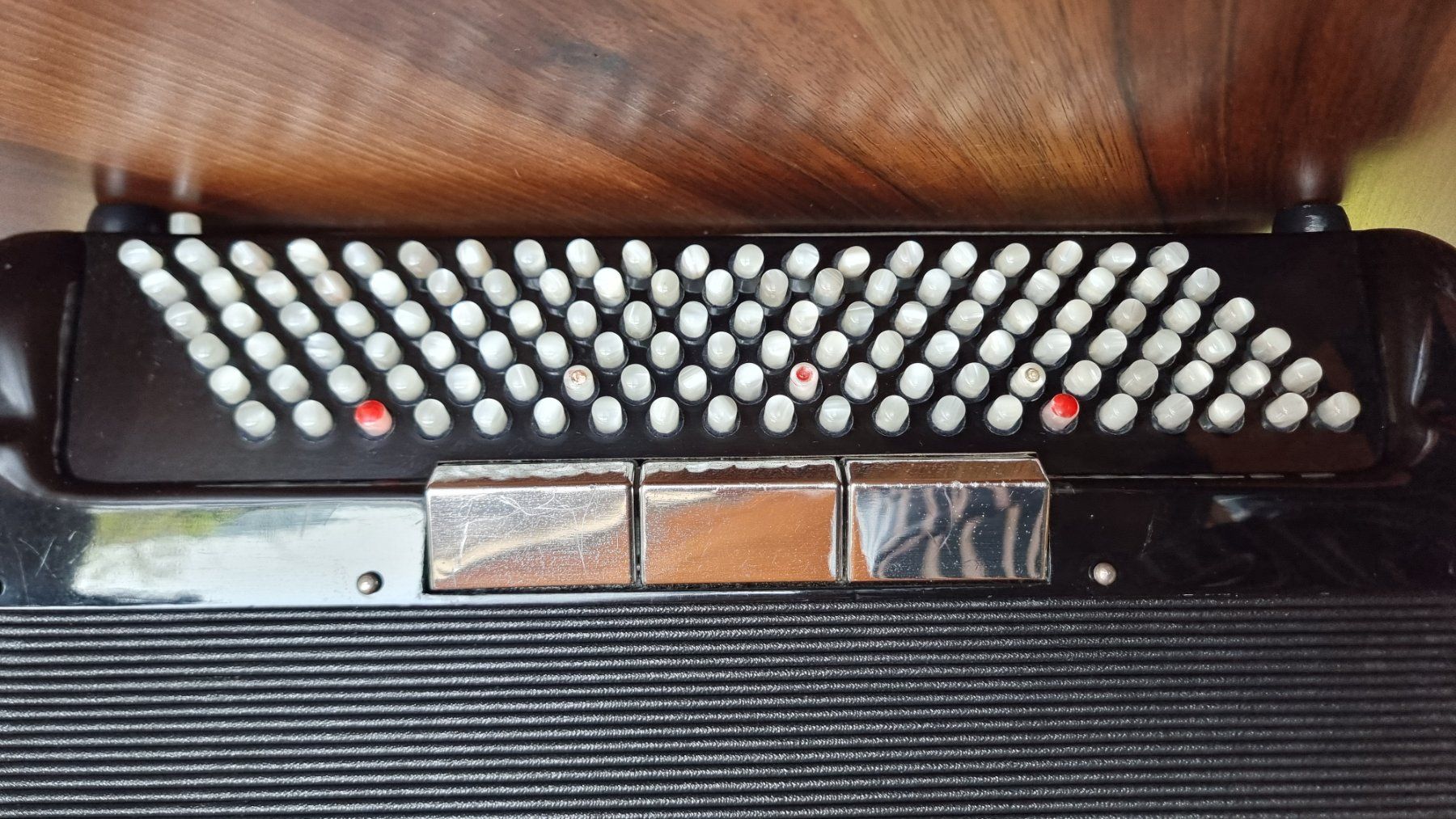 Strumenti musicali: Knopf-Akkordeon – Usato da Langendorf venduto da Schnezu 2
