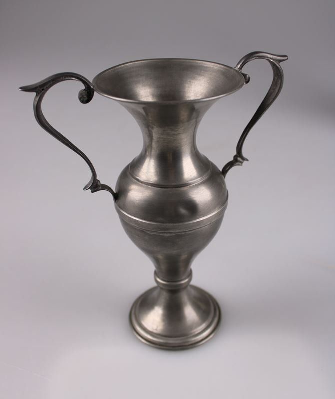 Set di piatti: Zinn Krüge und Becher set. – Usato da Rüti ZH venduto da Restwert_Rueti_ZH 5