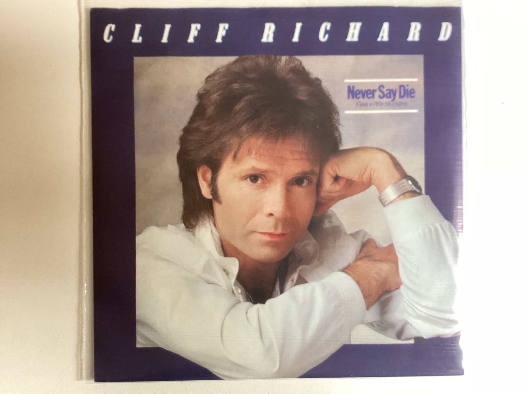 Dischi in vinile: Cliff Richard Single - Never Say Die / Lucille – Usato da Gutenswil venduto da Hamzian