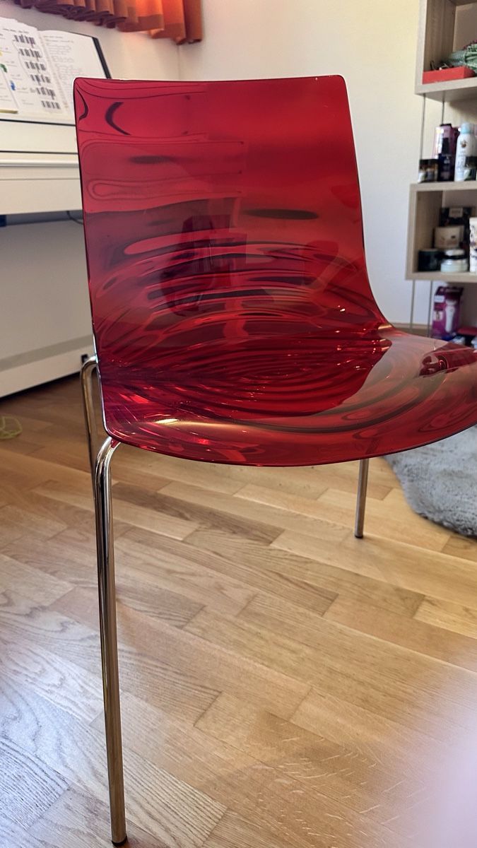 Sedie: 13 rote Acryl Stühle , neuwertig – Nuovo (secondo la descrizione) da Flawil venduto da Zuckerbaer07 1