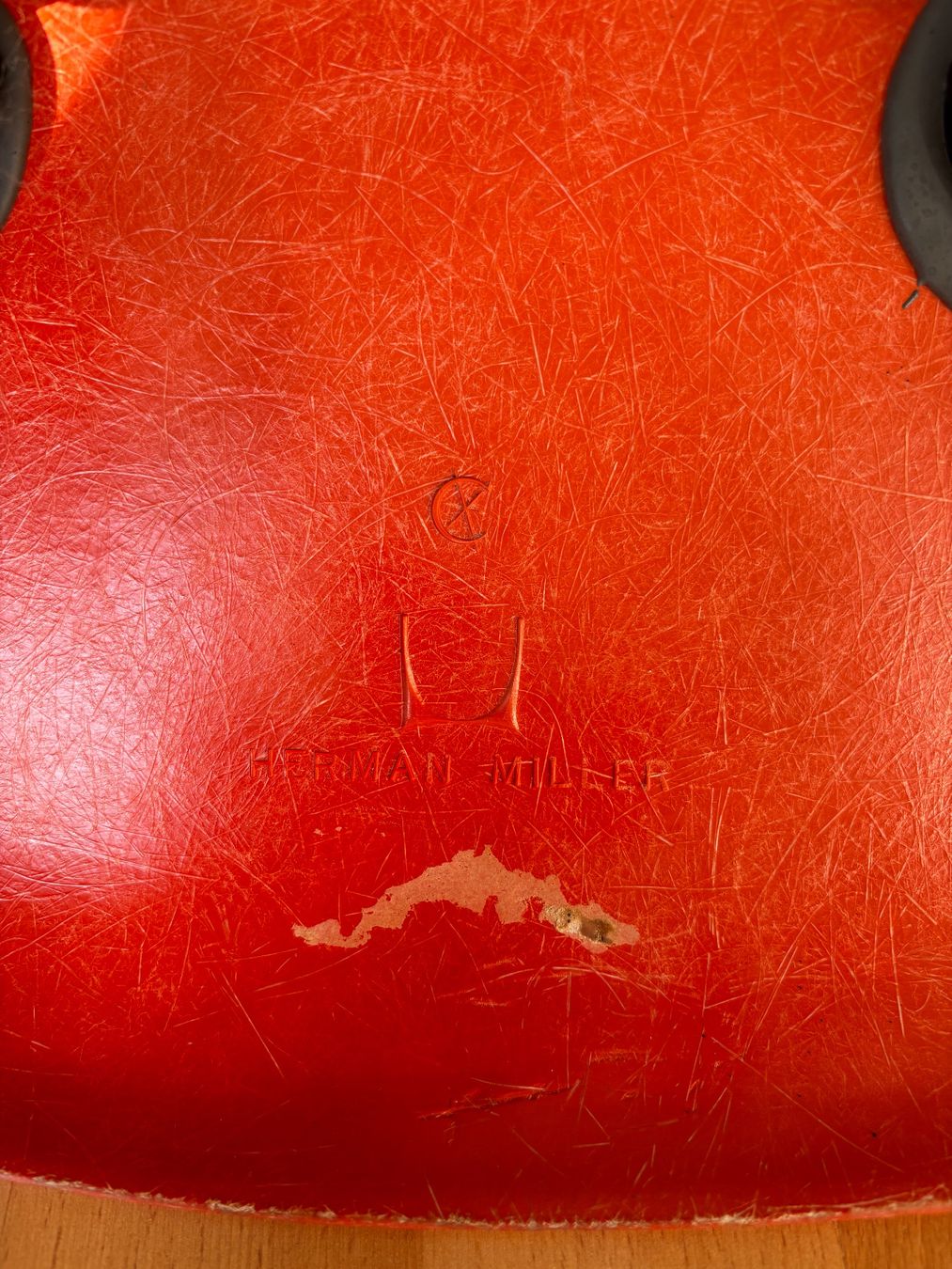 Herman Miller Sedie: eames fiberglas sidechair orange – Usato da Thun venduto da Gogan 3
