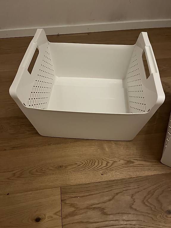 Wäschekörbe: 2 grands paniers à linge blancs  – Gebraucht aus Genève von deb_vr8l 2