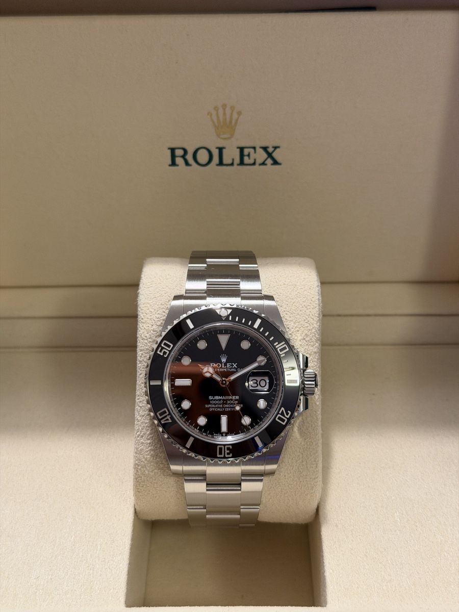 Rolex Montres: Rolex Submariner Date 2025 Fullset – D'occasion à Glattpark(Opfikon) par Sonnenzeit99 1