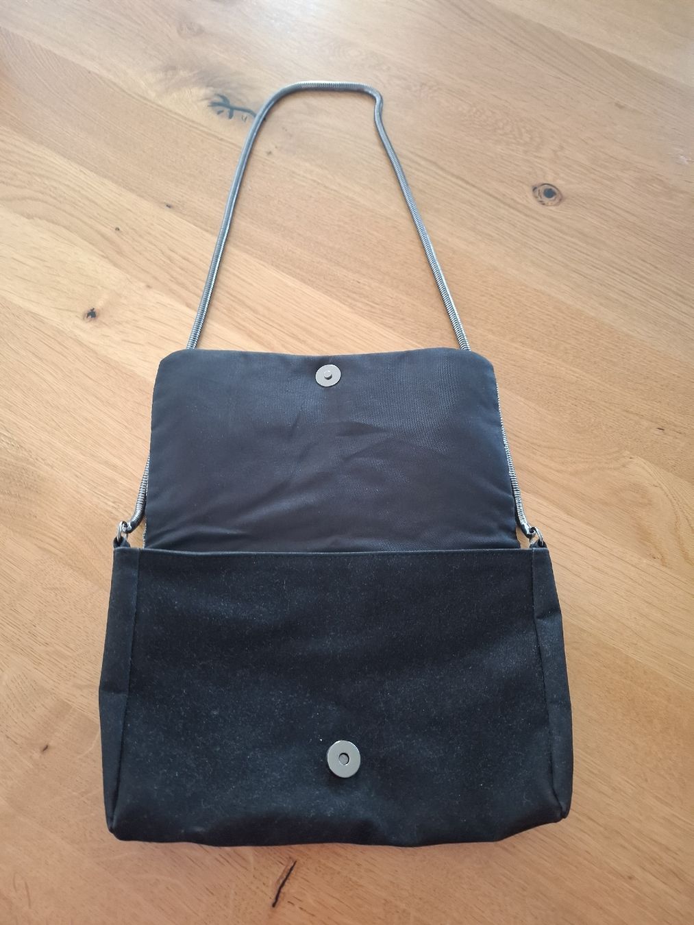 H&M Sacs femmes: Tasche schwarz mit Perlen  – D'occasion à Wangen SZ par Mschatz 1