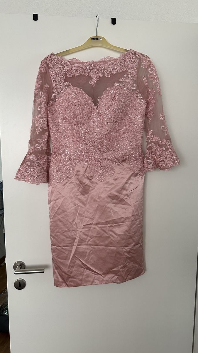 Vestiti: Rosa Kleid mit Spitze – Nuovo (secondo la descrizione) da Romanshorn venduto da tin_k9vg