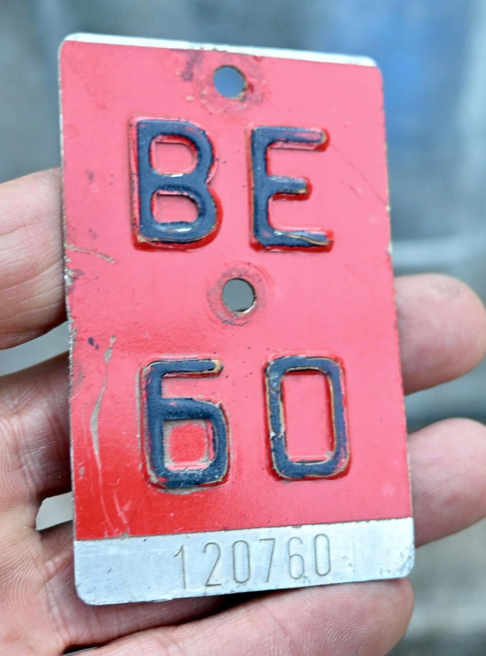 Insegne: Velonummer BE 60 von 1960 - Bern 120760 – Usato da Pfaffhausen venduto da mono_rec 1