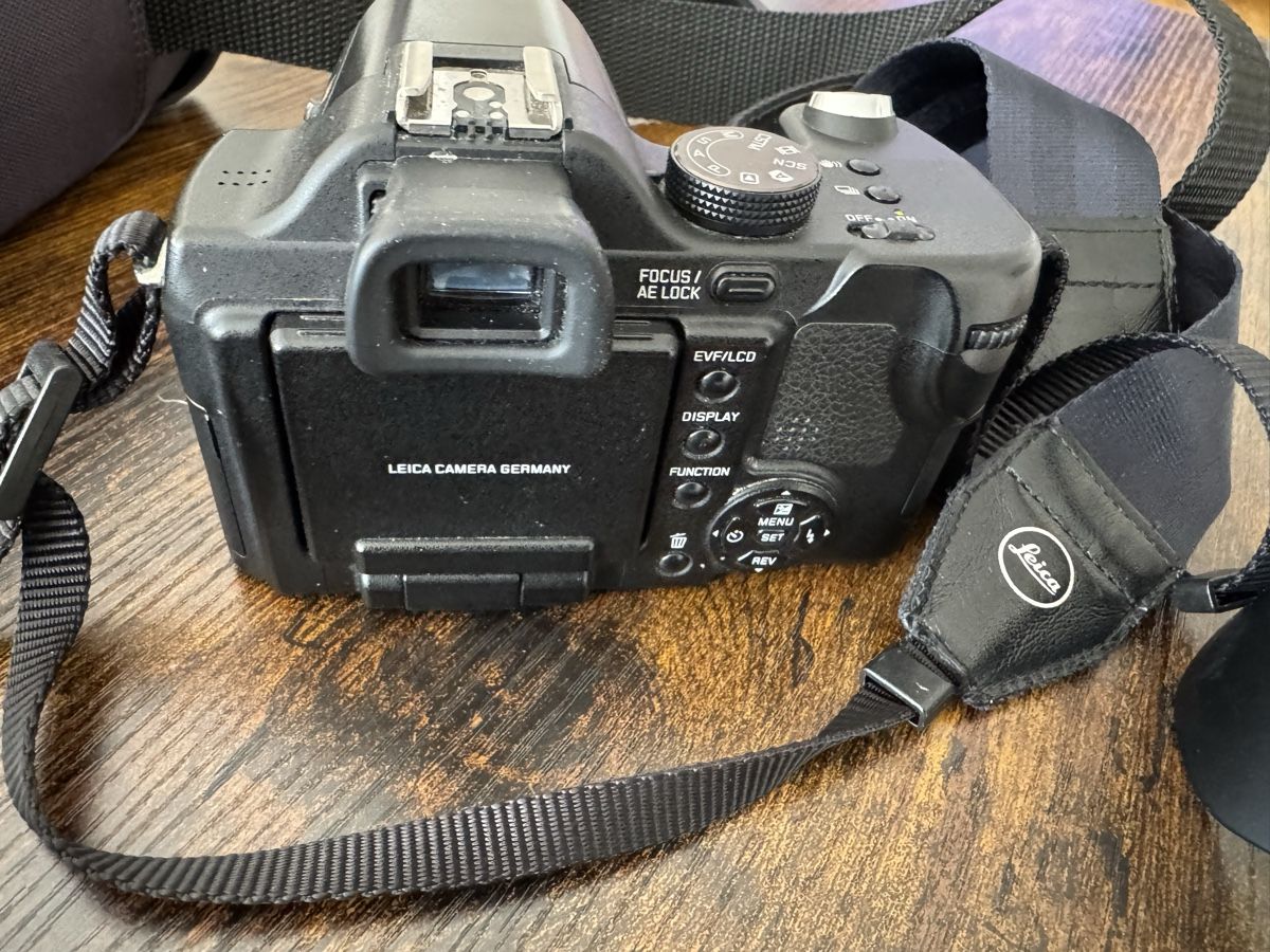 Leica Fotocamera: Leica v-lux1 Digitalkamera – Usato da Zunzgen venduto da milesdavis76 3