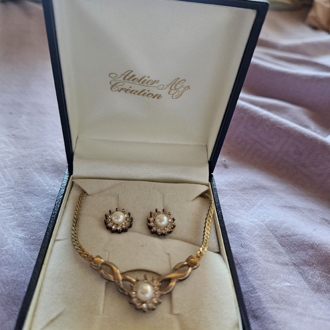 Autres bijoux: ensemble bijoux boucles d'oreilles et collier – D'occasion à St-gingolph par mel_6vrj