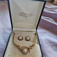 ensemble bijoux boucles d'oreilles et collier