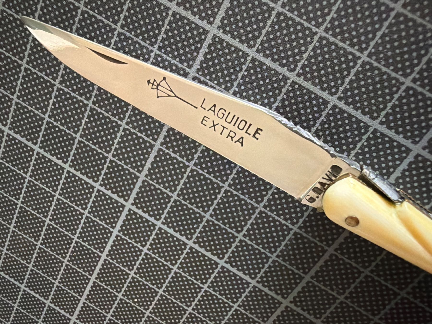 Laguiole Coltelli tascabile: Couteau Laguiole G. David Extra manche os gravé – Usato da Les Avanchets venduto da ovnifou 3