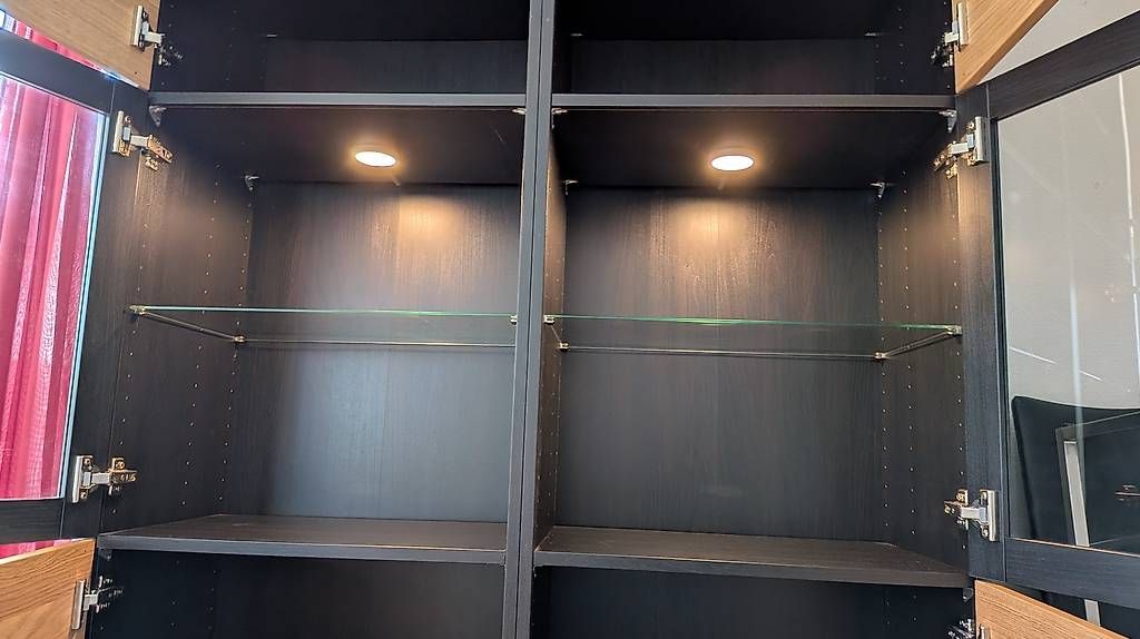 Vitrines: Vitrine IKEA mit Licht – D'occasion à Etzelkofen par bp0815
