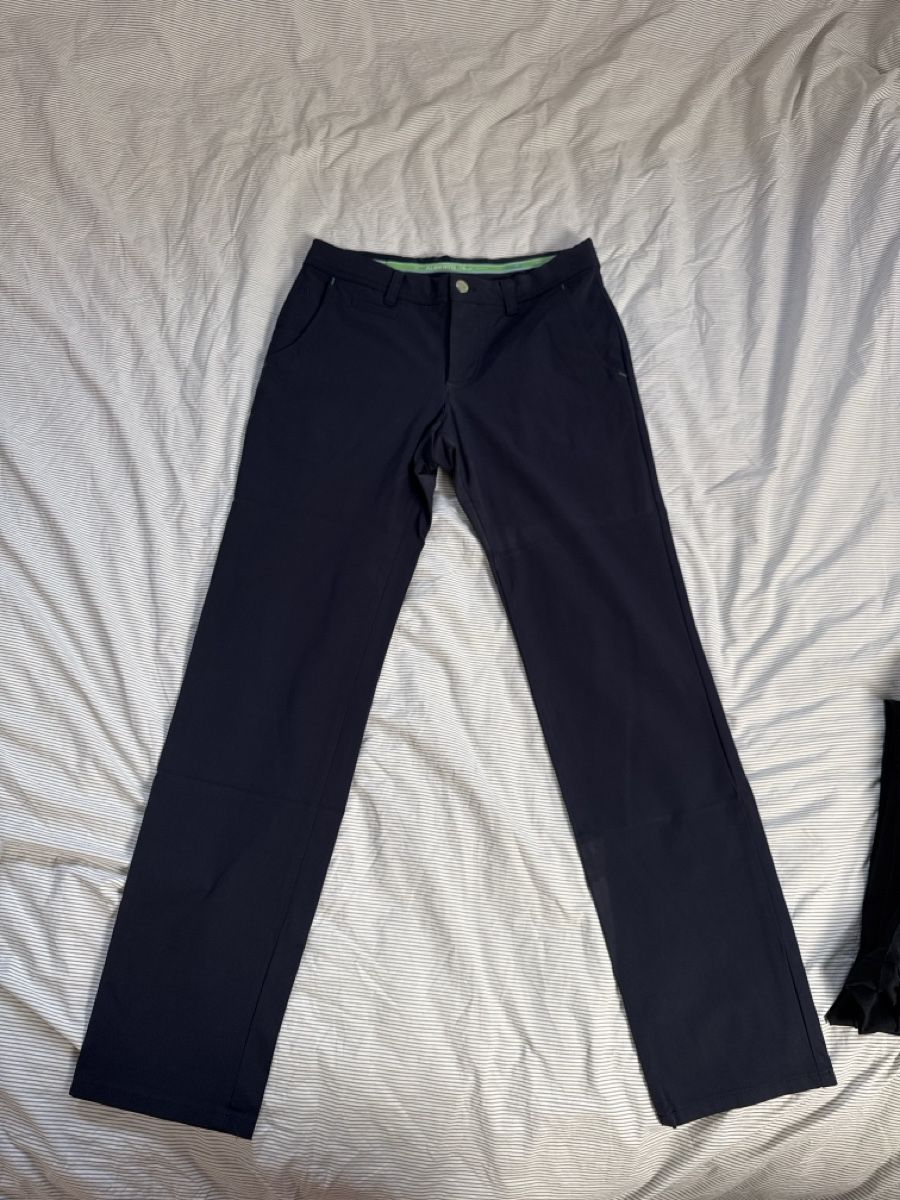 Hosen: Pantalon de Golf – Gebraucht aus La Chaux-de-Fonds von Matthieu_Mrti
