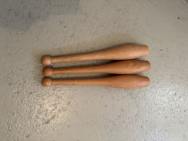 3 Holz Keulen Jonglage