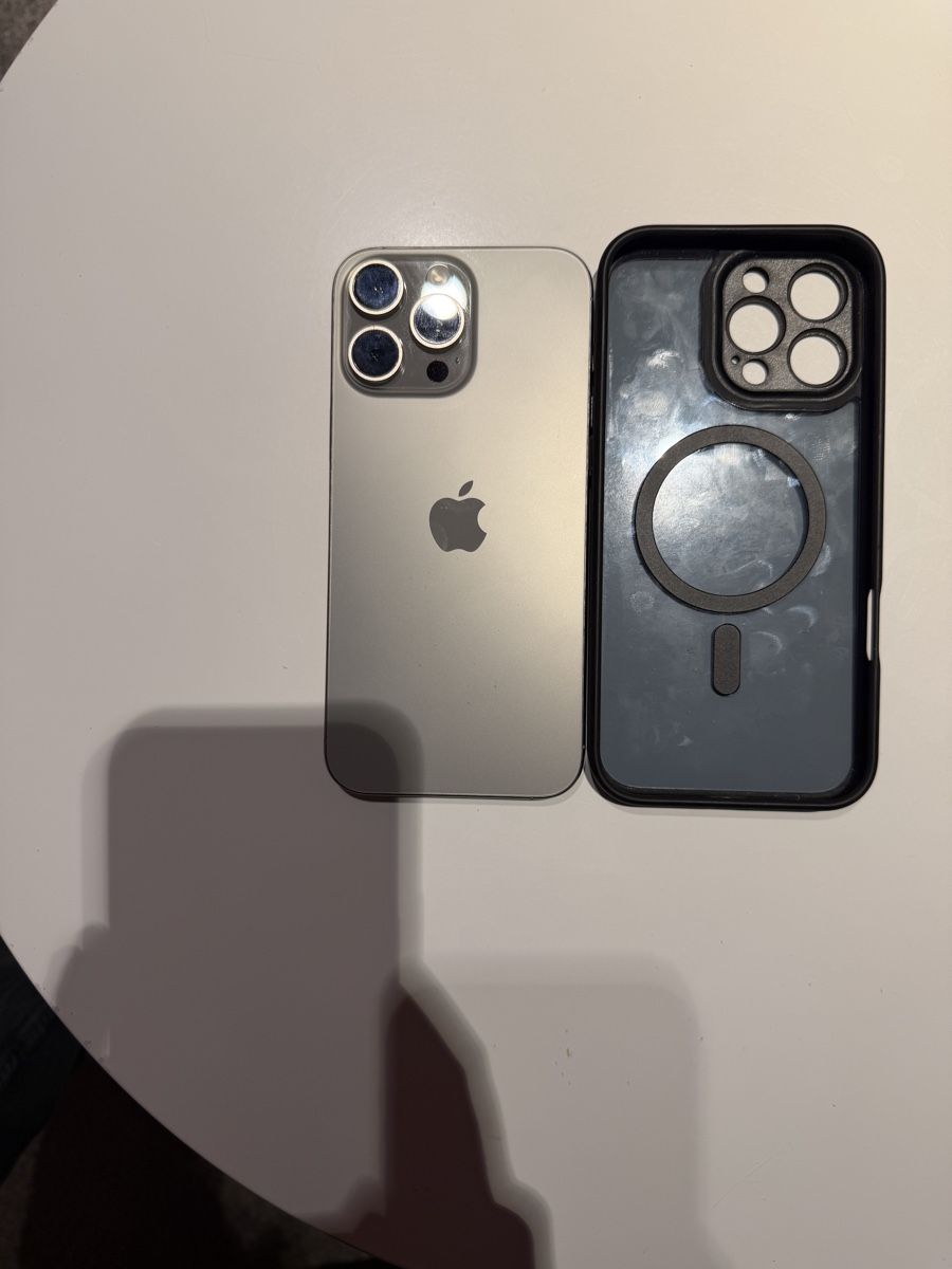 Apple Telefoni cellulari / Smartphones: iPhone 16 pro max top zustand! – Nuovo (secondo la descrizione) da Zürich venduto da Yoni_to 6