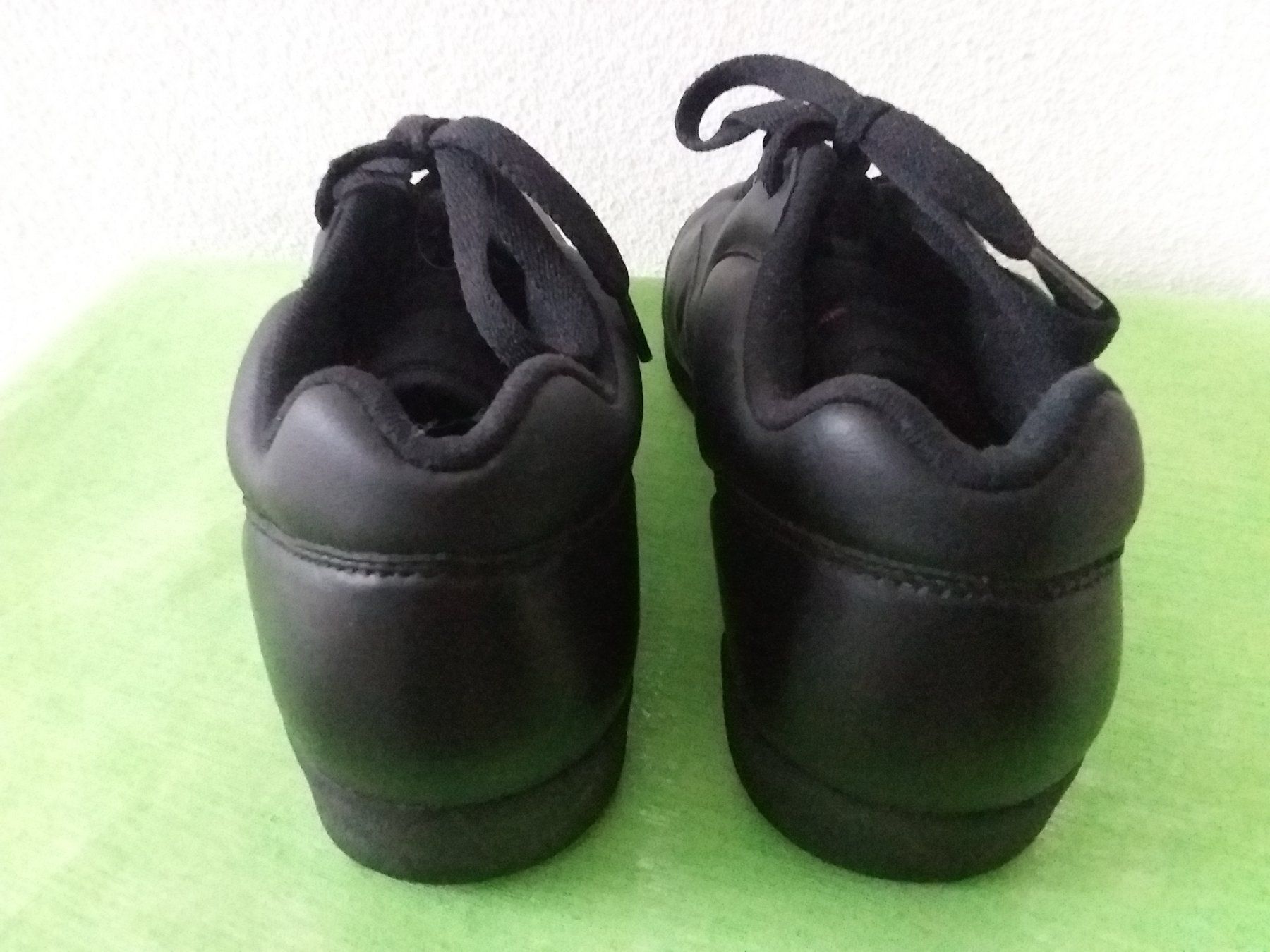 Reebok Scarpe da uomo: REEBOK Sneakers, Gr 40,5 – Usato da Uitikon Waldegg venduto da Risibisi7 2