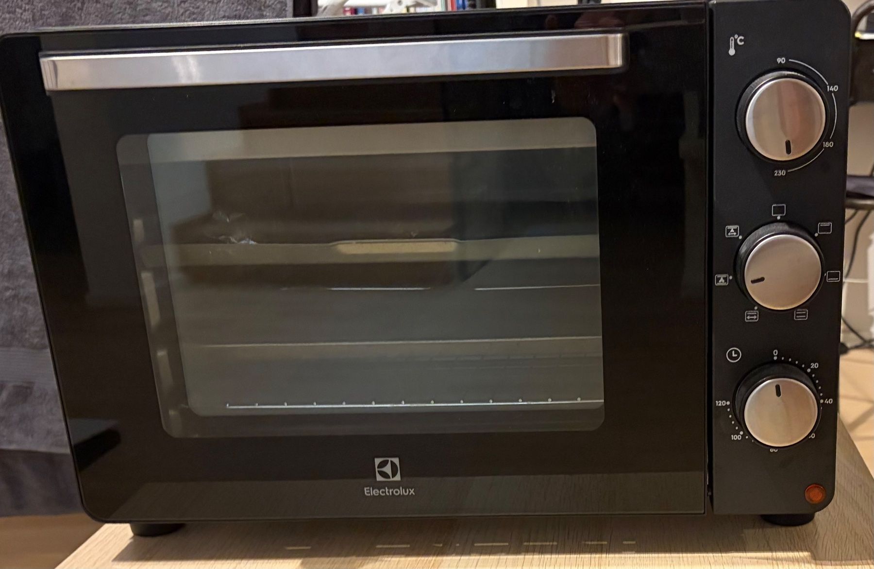 Electrolux Backöfen: Mini Four Electrolux ESO928 – Gebraucht aus Vandoeuvres von fradragon