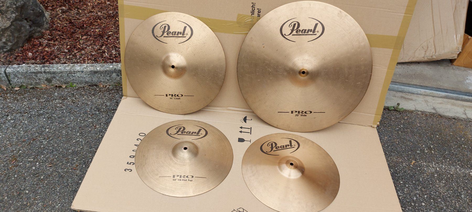 Strumenti musicali: Pearl Pro becken set ; 20", 16", 14" – Usato da Glattbrugg venduto da Swissmusik