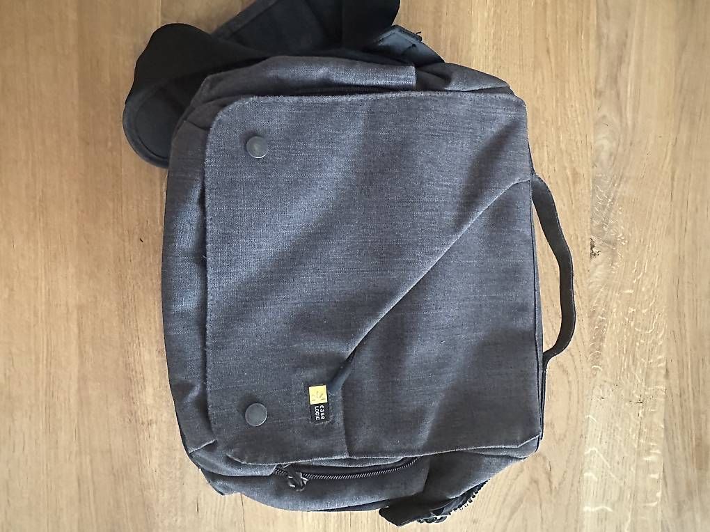 Borse: Sac à appareil photo ou caméra  – Usato da Carouge GE venduto da Mfeusier