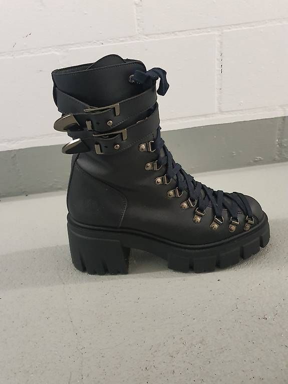 Chaussures femmes: Altercore Schuhe Grösse 38 – D'occasion à Erlen par Tschirren