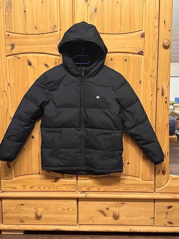Vestes: Schwarze Vans Kinderwinterjacke – D'occasion à Lütisburg par Tweety77