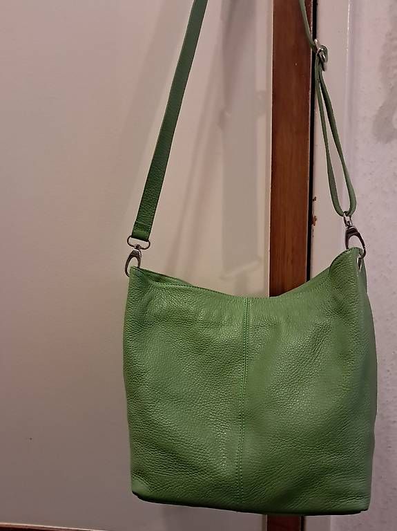 Sacs femmes: Ledertasche  – D'occasion à Basel par len_t965 1
