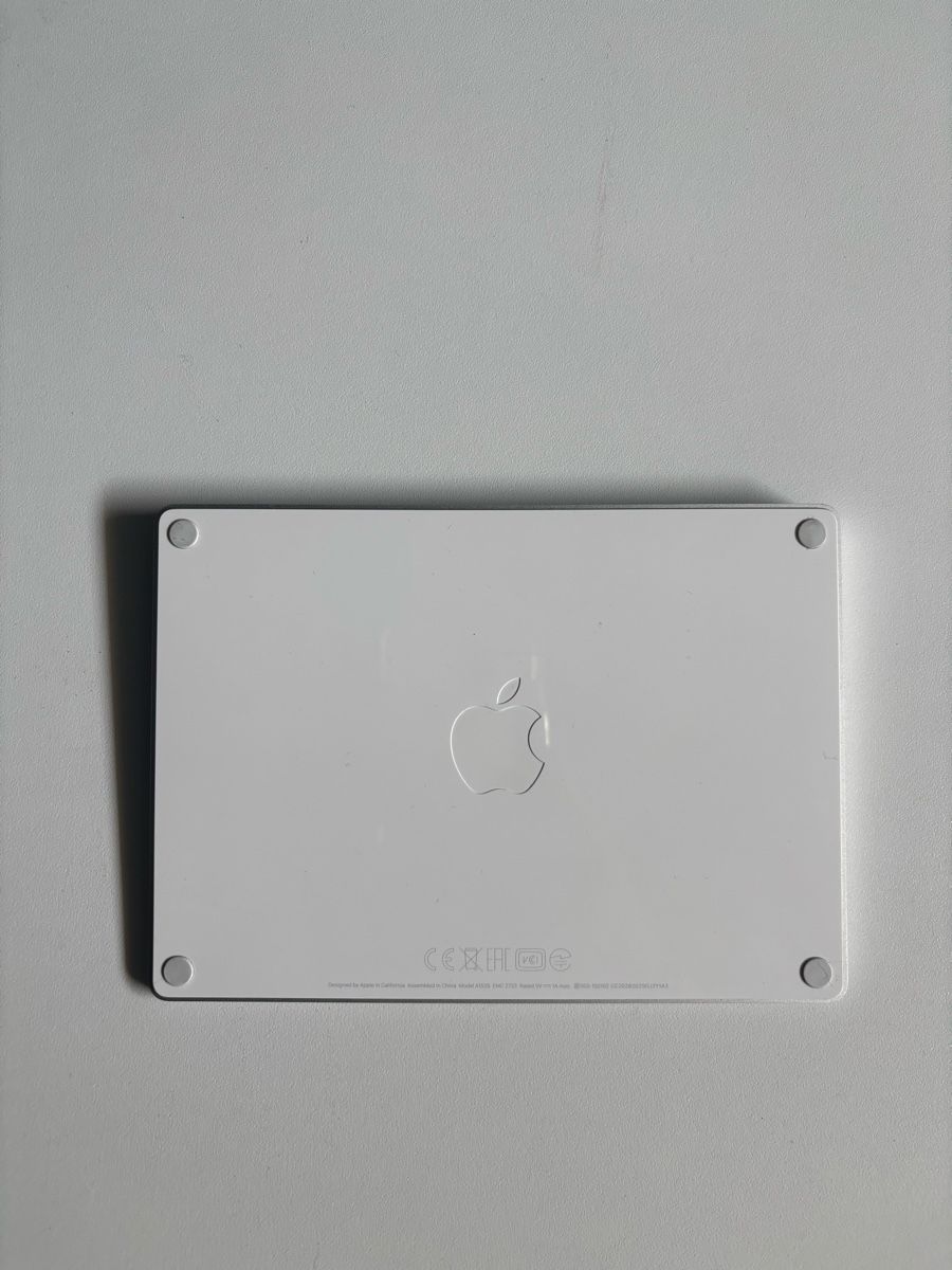 Apple Mouse: Apple Magic Trackpad with Bluetooth – Nuovo (secondo la descrizione) da Thun venduto da lau_96bj 1