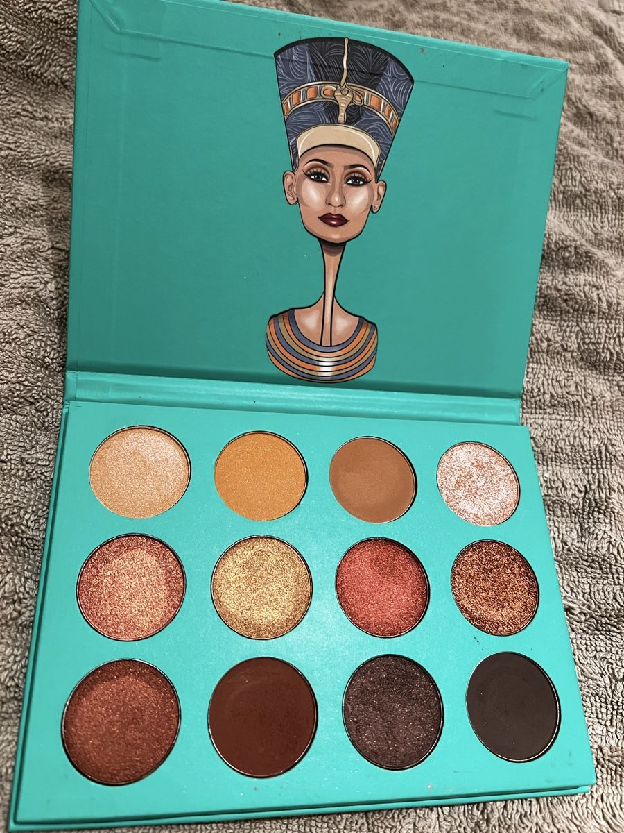 Make-up: Diverse Lidschatten Paletten  – Usato da Bülach venduto da xAngiPestana.