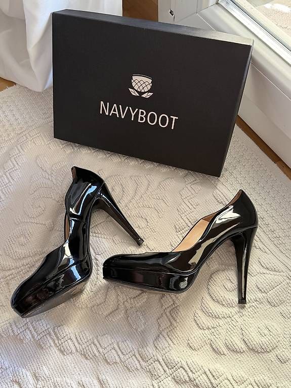 Scarpe da donna: Navyboot Lackheels – Usato da Rütihof venduto da Groner2014 3
