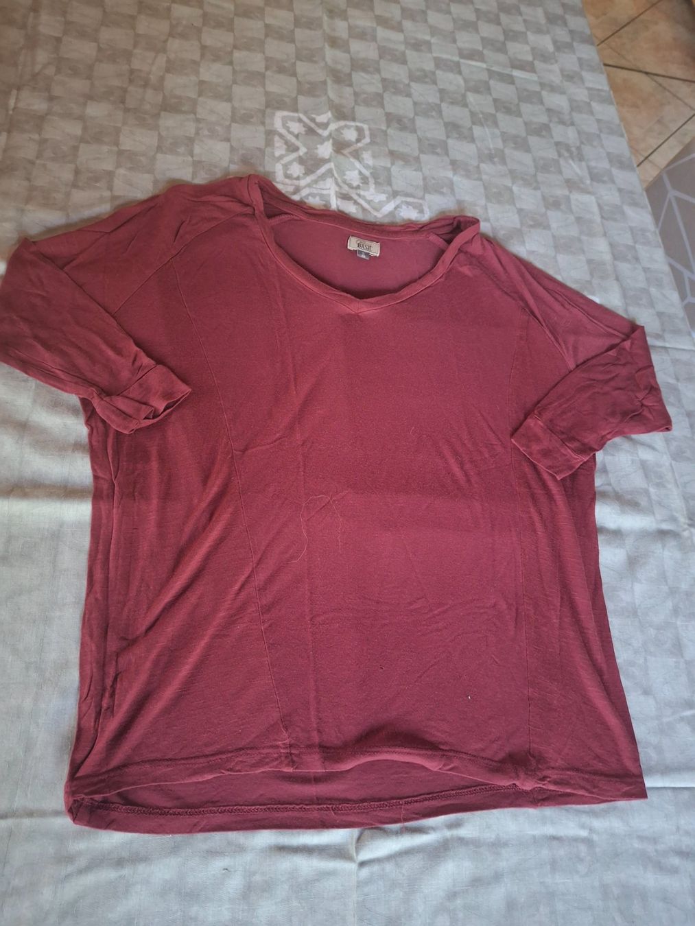 Maglioni & Felpe: Pull léger col en V taille S marque Basic – Usato da Villiers venduto da san_jn5w