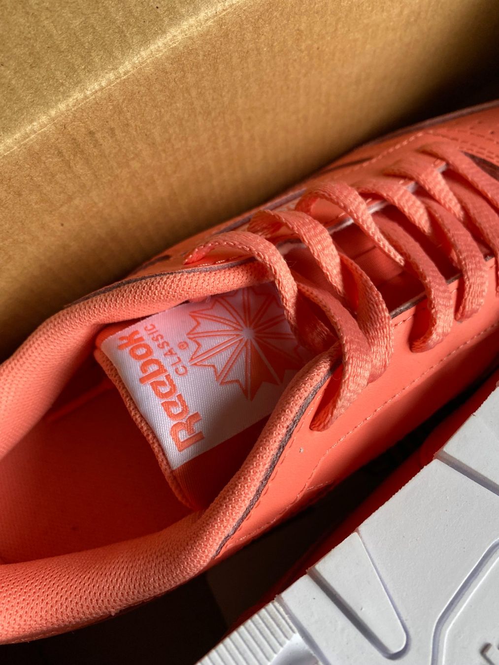 Reebok Damenschuhe: NEU Reebok Leder Turnschuhe Sneakers – Neu und originalverpackt aus Bern von lolapennt 4