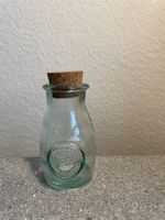 Glasflasche mit Korkverschluss
