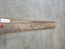 3. 29150-1 Irvine Wood Vinyl Click Bodendielen mit integ. Tr