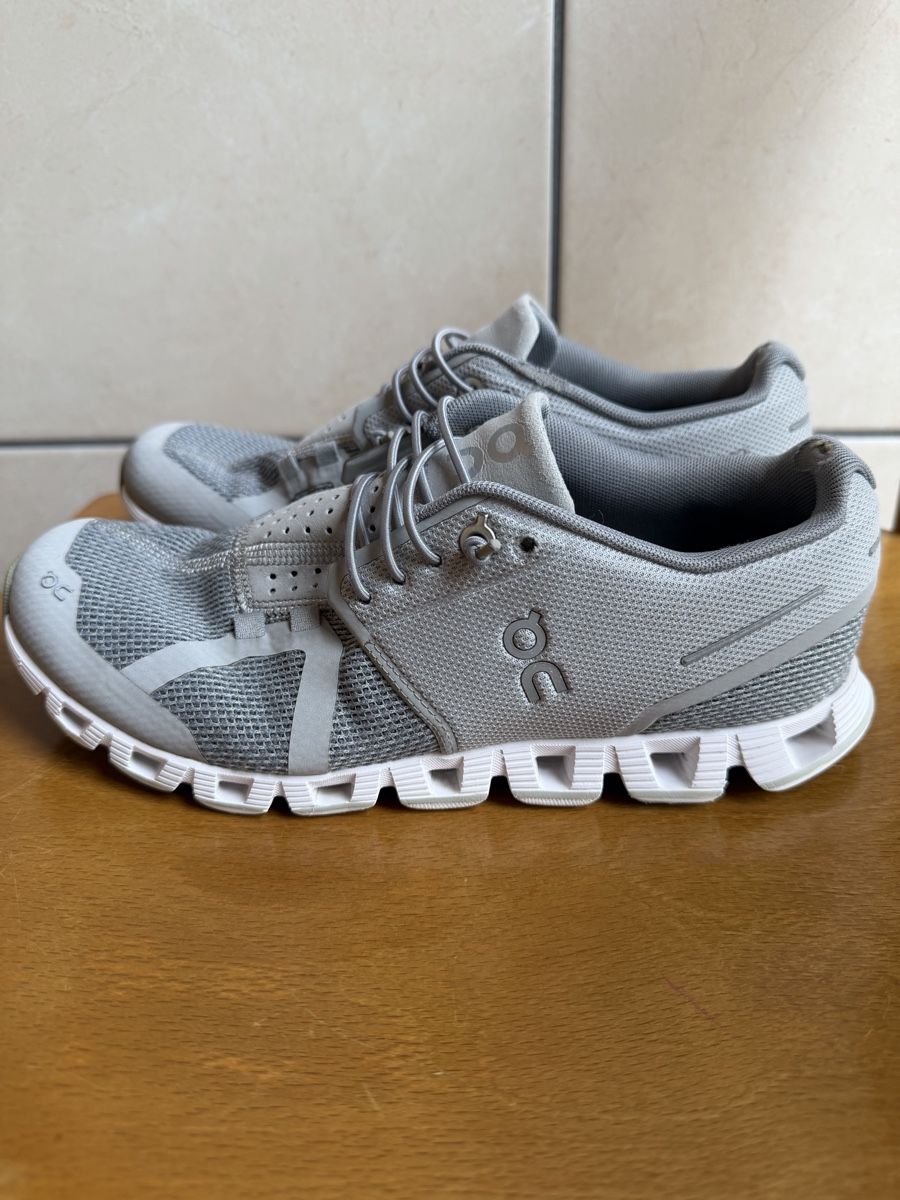 On Damenschuhe: On Cloud grau – Grösse 38 – Gebraucht aus Pfäffikon ZH von J.R.1989