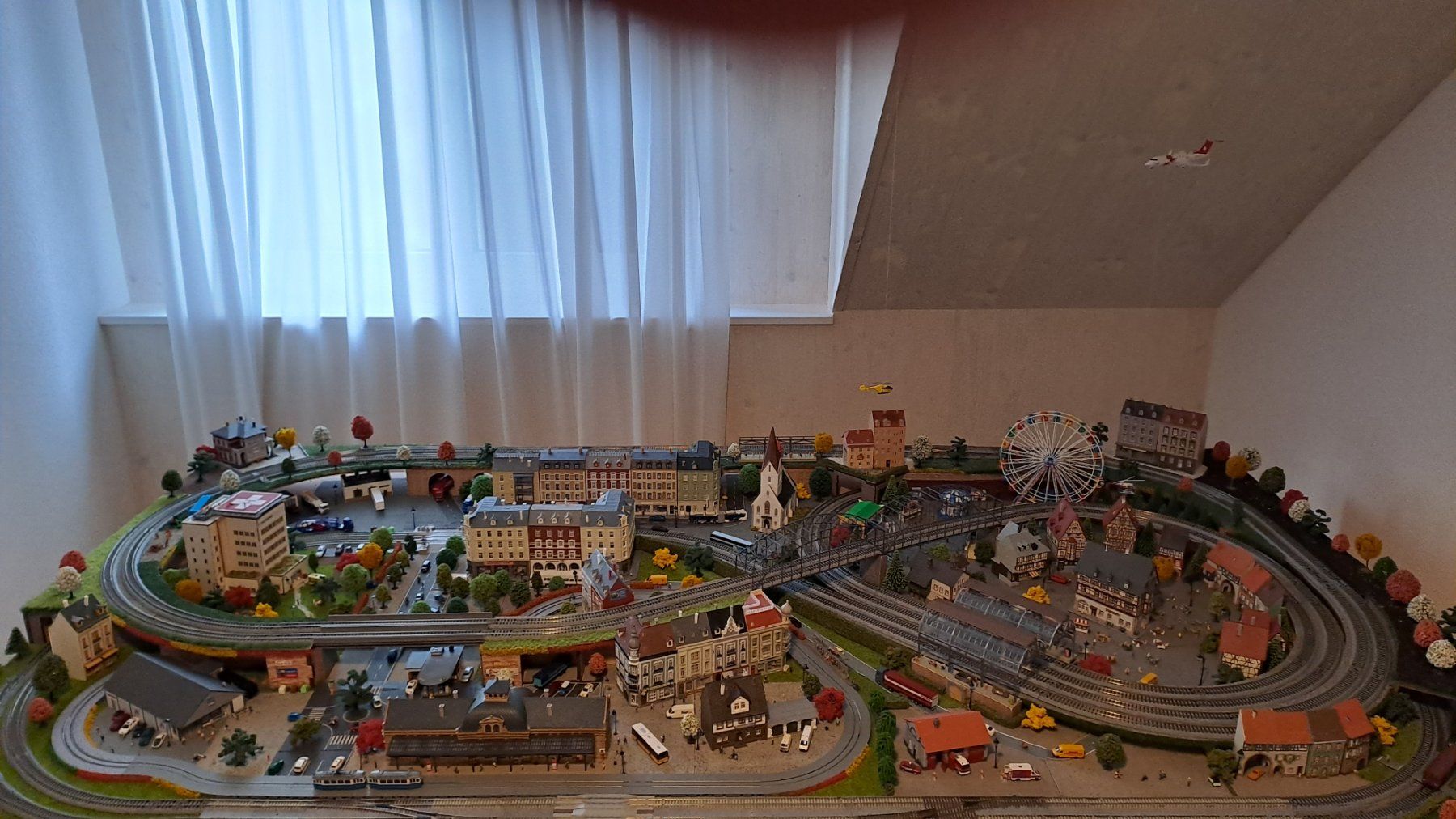 Kato Modelleisenbahnen: Kato-Eisenbahn-Anlage Spur N – Gebraucht aus Rorbas von susinchen 1