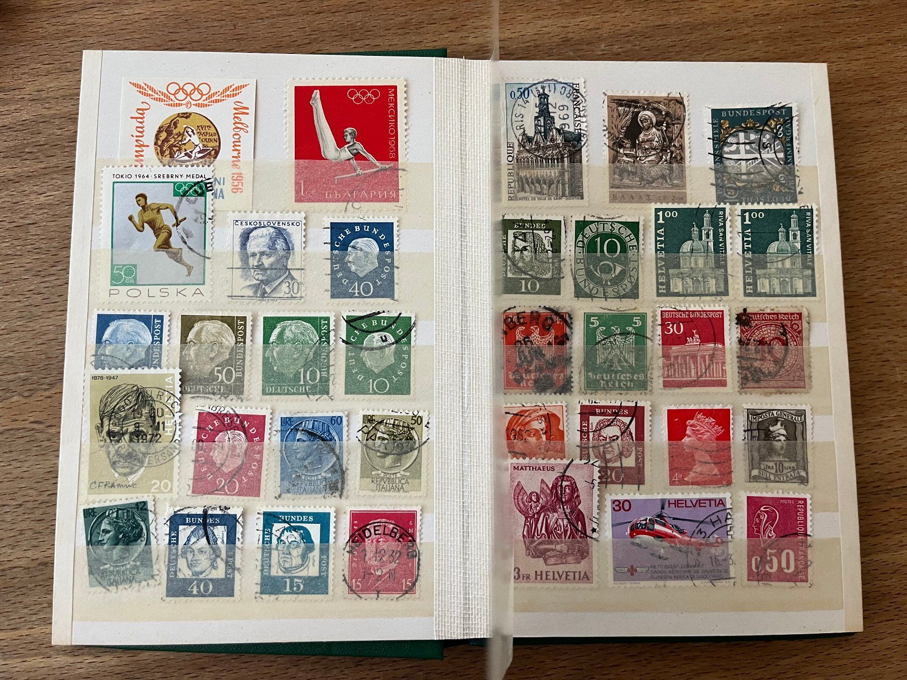 Tutti i francobolli: Briefmarkensammlung international – Usato da Zürich venduto da Nostalgia 4