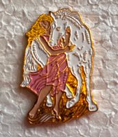 Pin Simone Erni - Frau mit Pferd