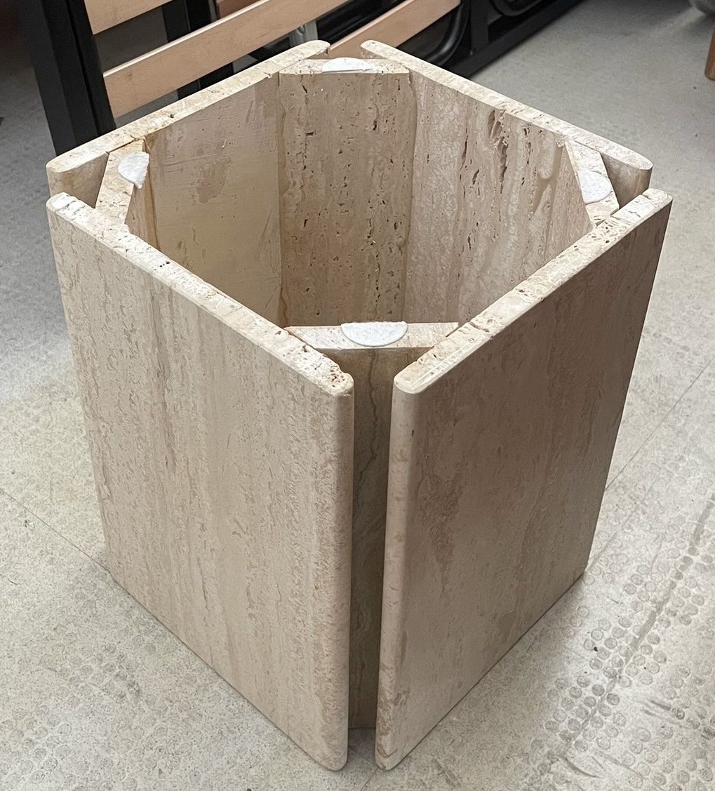 Tables: Travertin Couchtisch 70x70 cm – D'occasion à Grenchen par Nur_2540 3
