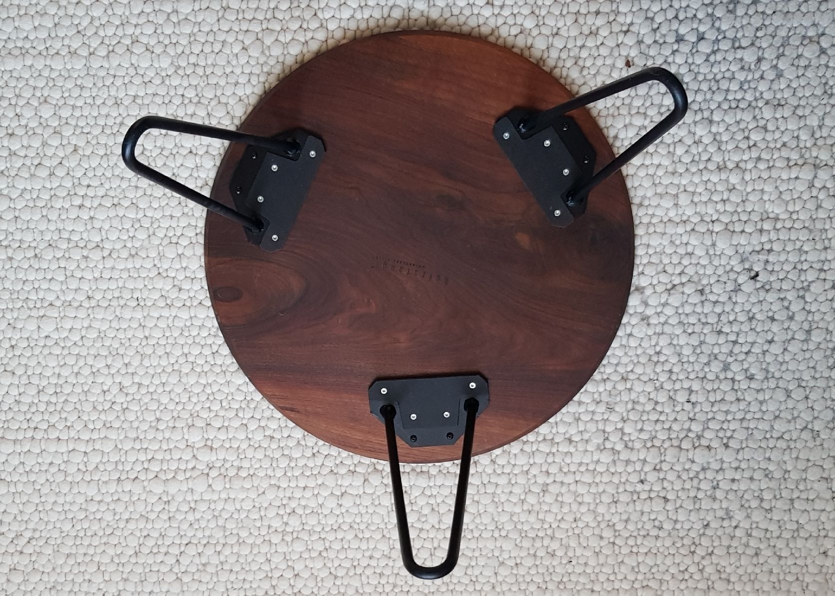 Tavoli: Beistelltisch Nussbaum massiv 50cm – Nuovo (secondo la descrizione) da Olten venduto da Yen6 2