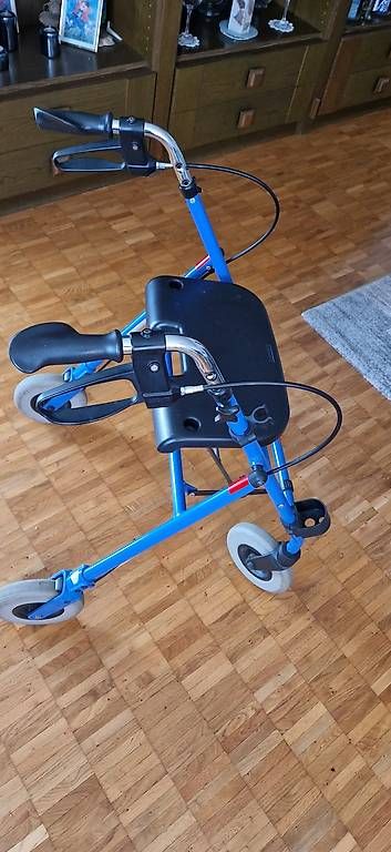 Aides à la marche: Rolator blau – D'occasion à Schaffhausen par munotmunot01 3